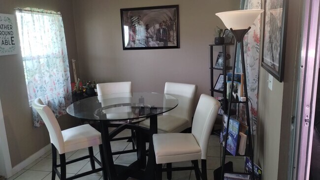 D/R - 2213 Waterleaf St