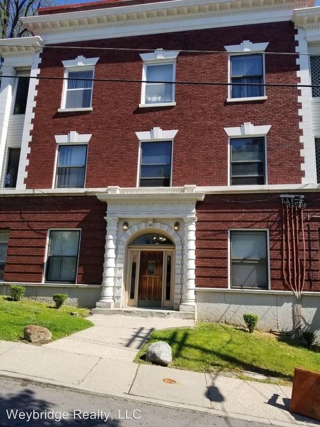 Primary Photo - 222 Mccormick Pl
