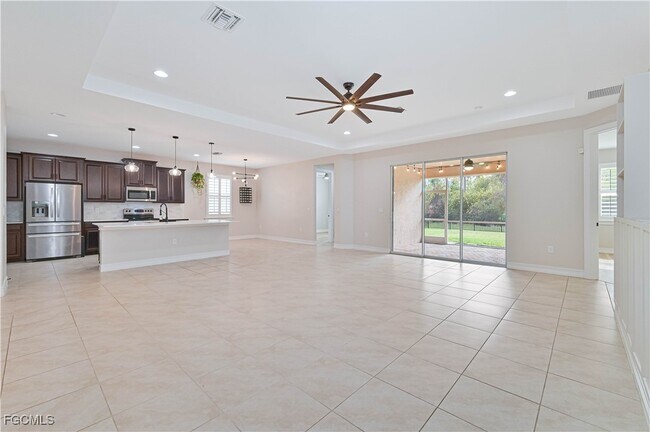 Foto del edificio - 2852 Royal Gardens Ave