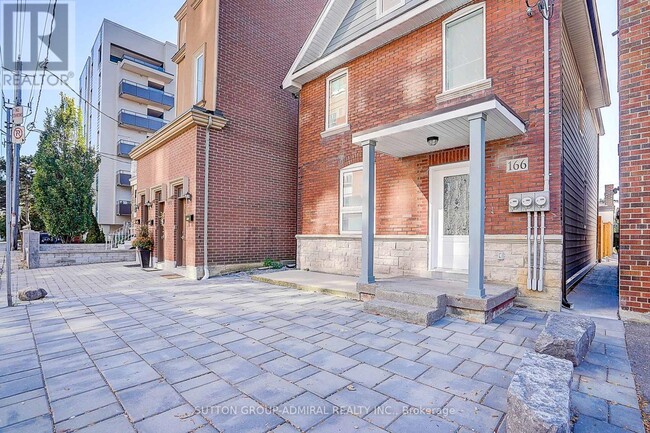 Building Photo - 166 Vaughan Rd