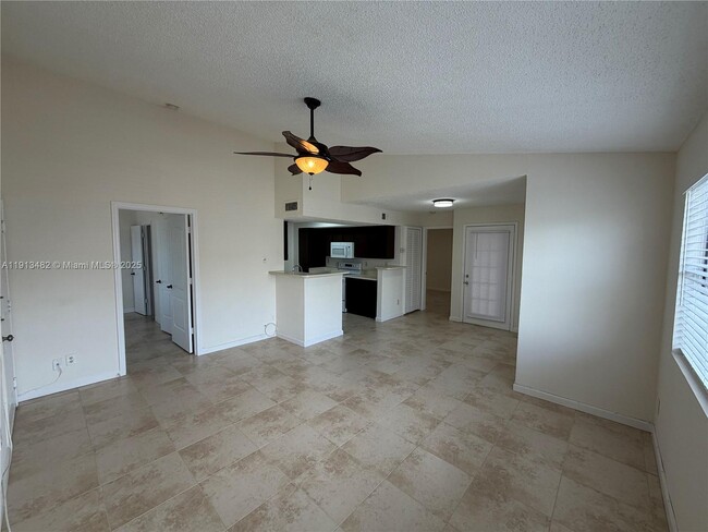 Building Photo - 15040 SW 103rd Ln