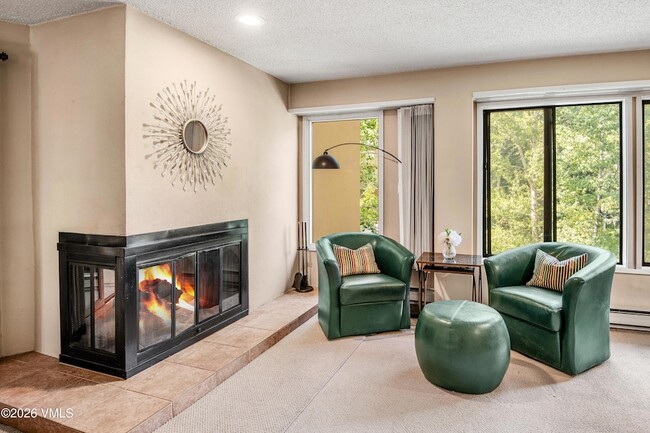 Building Photo - 1650 Fallridge Road Unit 304