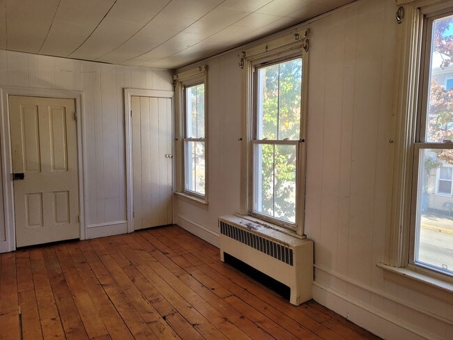 Building Photo - 38 N Earl St