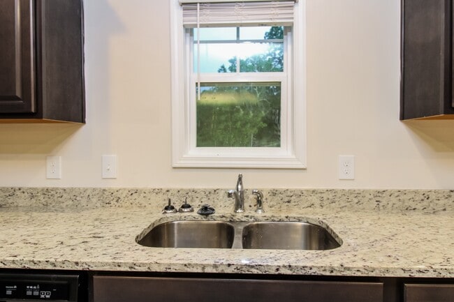 Foto del edificio - 120 Woodcote Dr