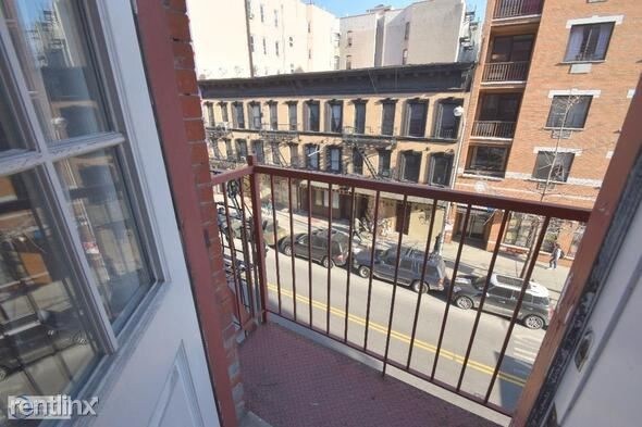 Building Photo - 28 3rd Ave