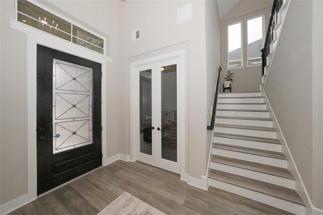 Foto del edificio - 413 Stratus View Ct