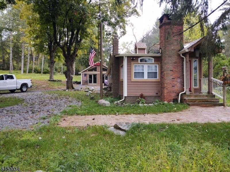 Primary Photo - 121 Owens Station Rd