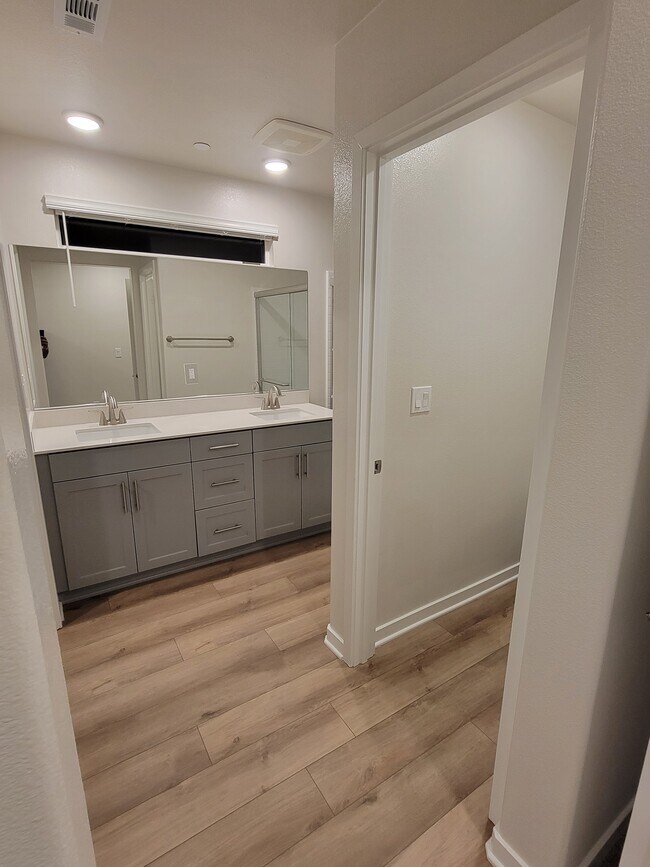 Foto del edificio - 9531 Hannah Way
