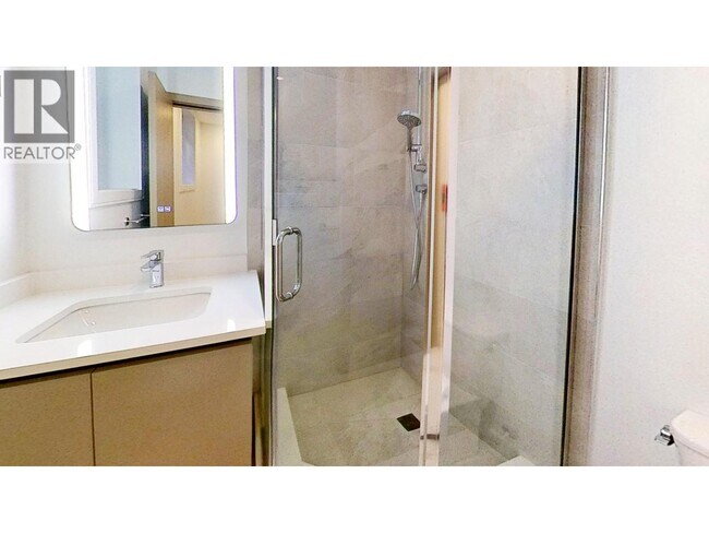 Photo du bâtiment - 1611 Angelo Ave