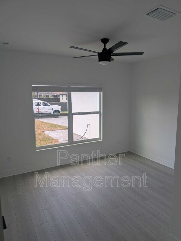 Foto del edificio - 347 NE 19th Terrace