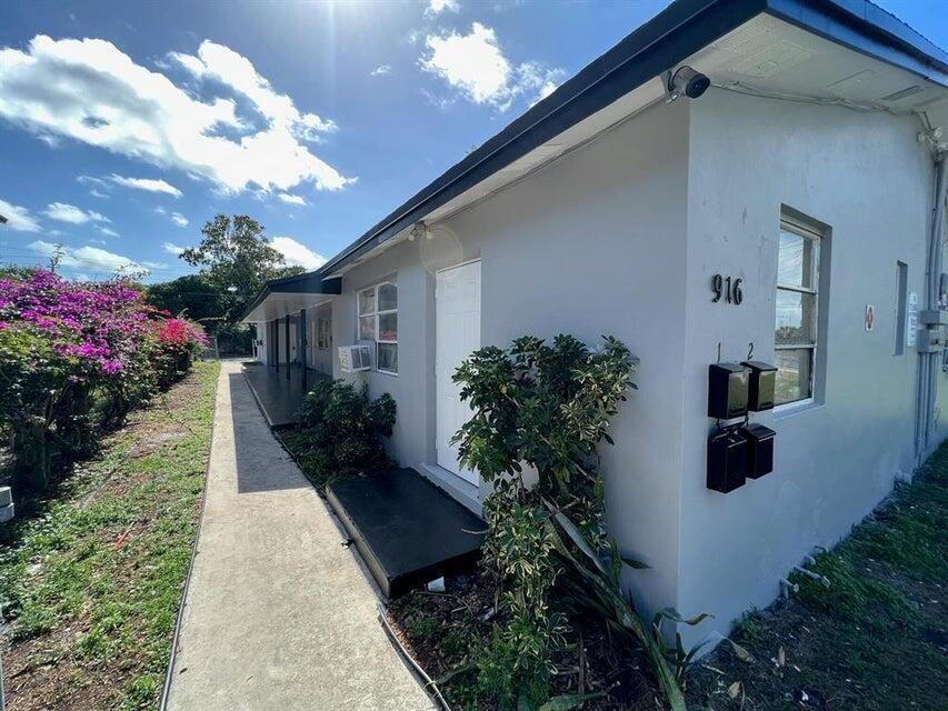 Foto principal - 916 4th St