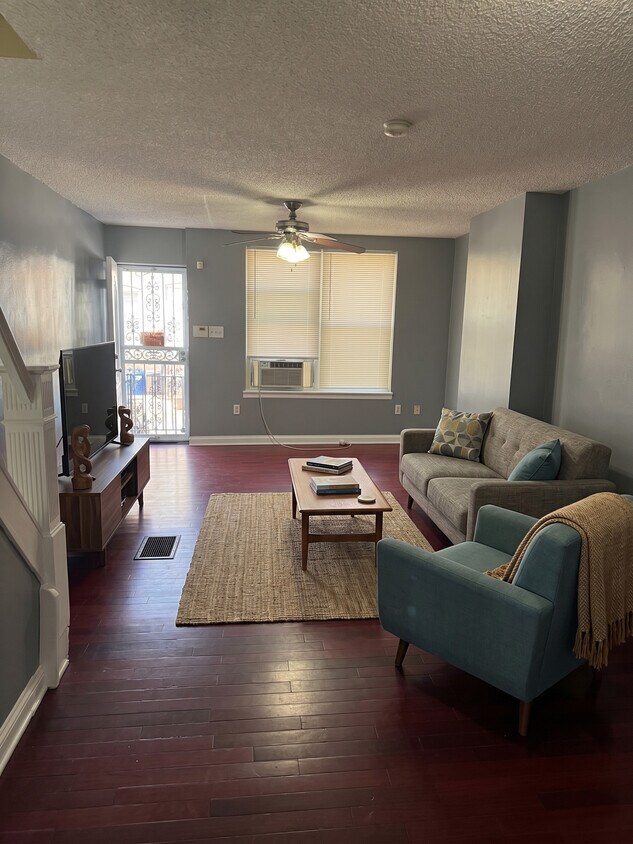 Photo - 2624 Gerritt Street-