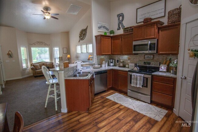 Building Photo - Bear Creek Meridian