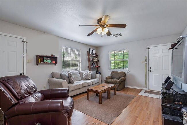 Foto del edificio - 17307 Cedar Rock Court