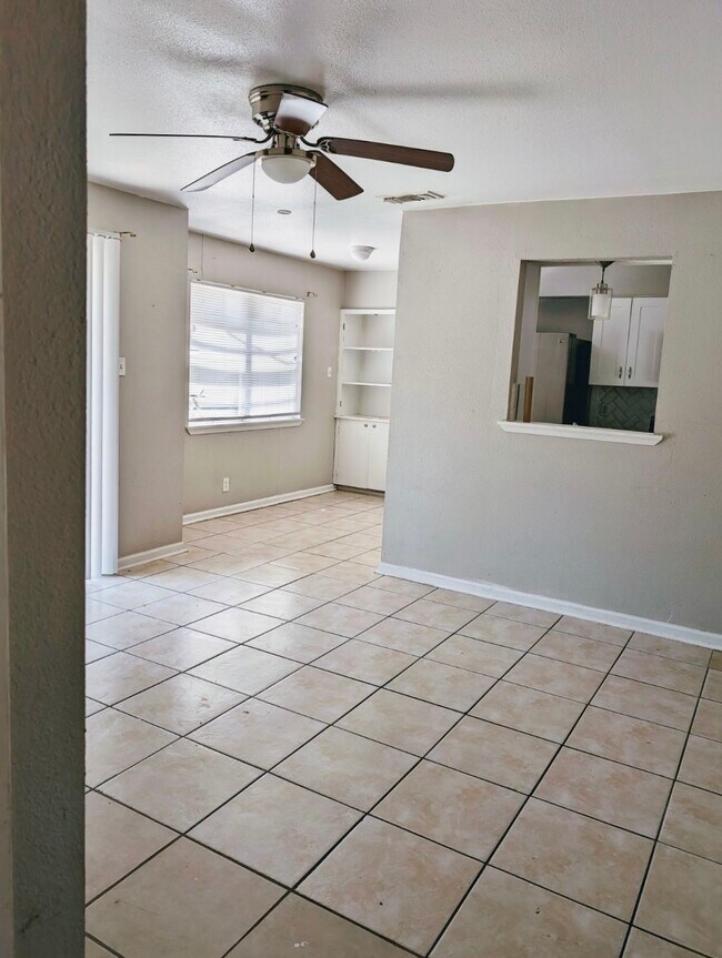 Building Photo - 5714 Ben Casey Dr