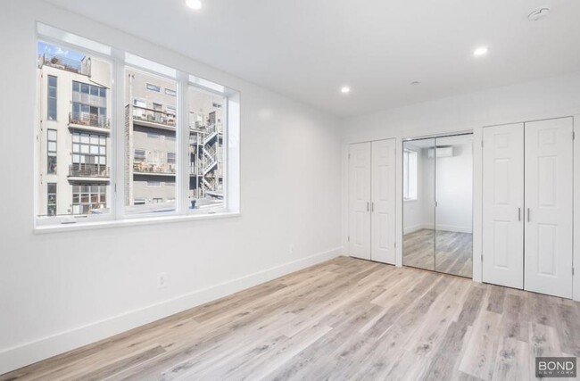 Building Photo - 4 bedroom in Brooklyn NY 11206