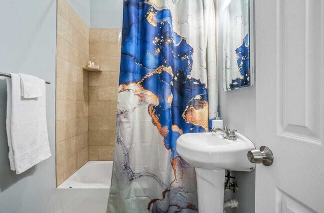 Foto del edificio - 490 Rockwell St SW