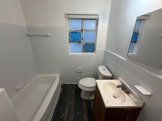 Building Photo - For Lease: Totally Updated 3 Bedroom 1 Bath Welcome Section 8