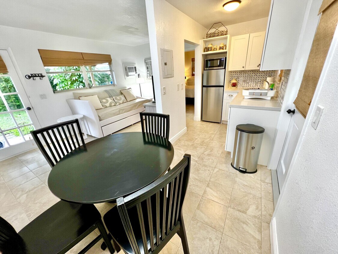 Foto principal - 437 W Rambling Dr
