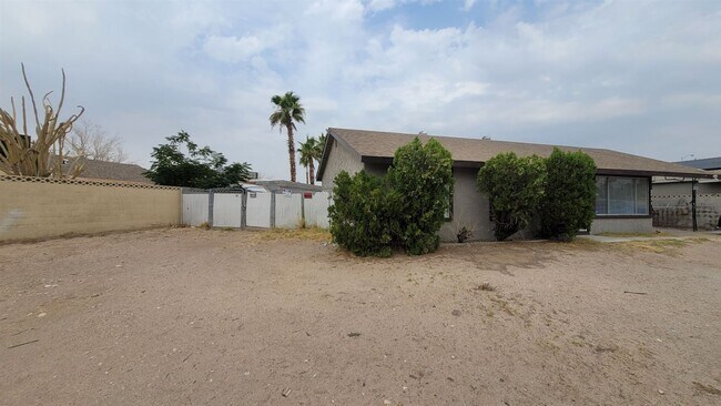 Foto del edificio - 3 br, 2 bath House - 3031 Edmond St.