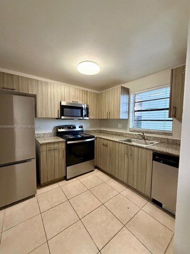 Foto del edificio - 2111 NW 55th Ave