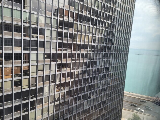 Building Photo - 253 E Delaware Plz