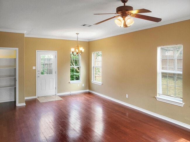 Building Photo - 1710 Ulit Ave