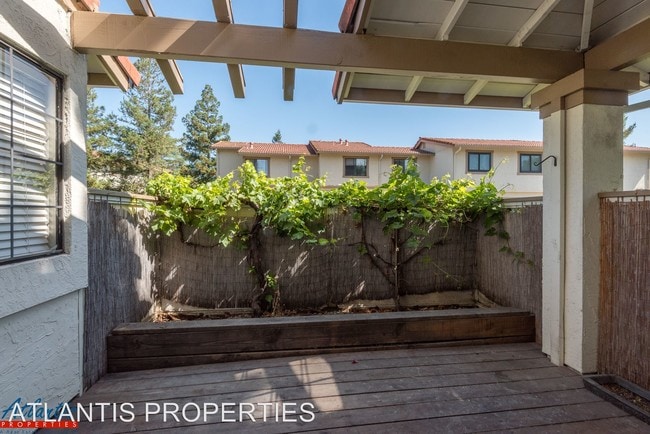 Building Photo - 2 br, 1 bath House - 404 Colony Knoll Drive