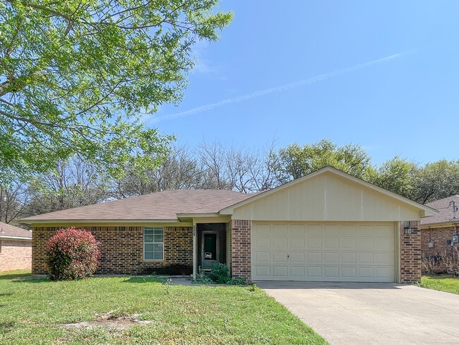 Building Photo - 2000 Ramada Dr