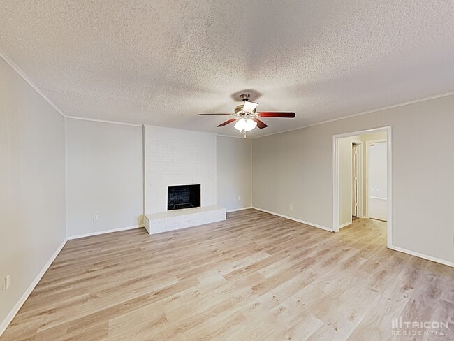 Building Photo - 835 Live Oak Dr