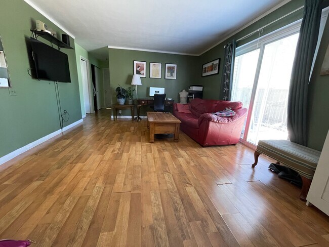 Foto del edificio - 10439 Briarbend Dr