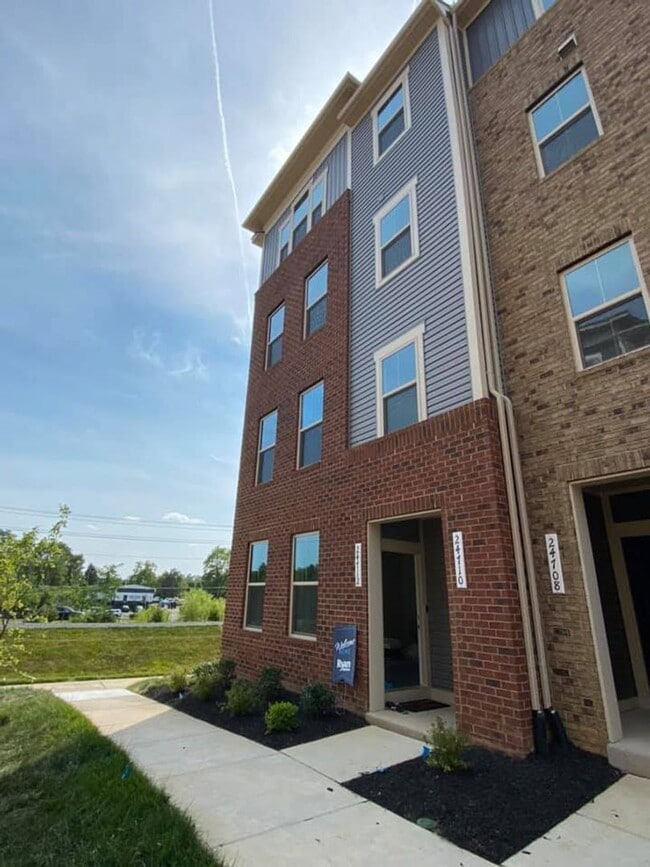 Foto del edificio - Immaculate & Stunning 3 Bedroom 2.5 Bathro...