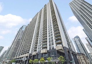 Building Photo - 400 E Randolph St
