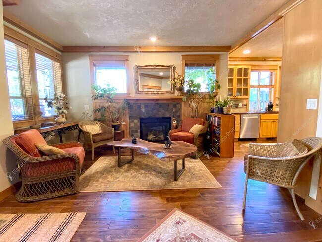 Foto del edificio - *Coming Soon* Charming Old Bend Rental | 3...