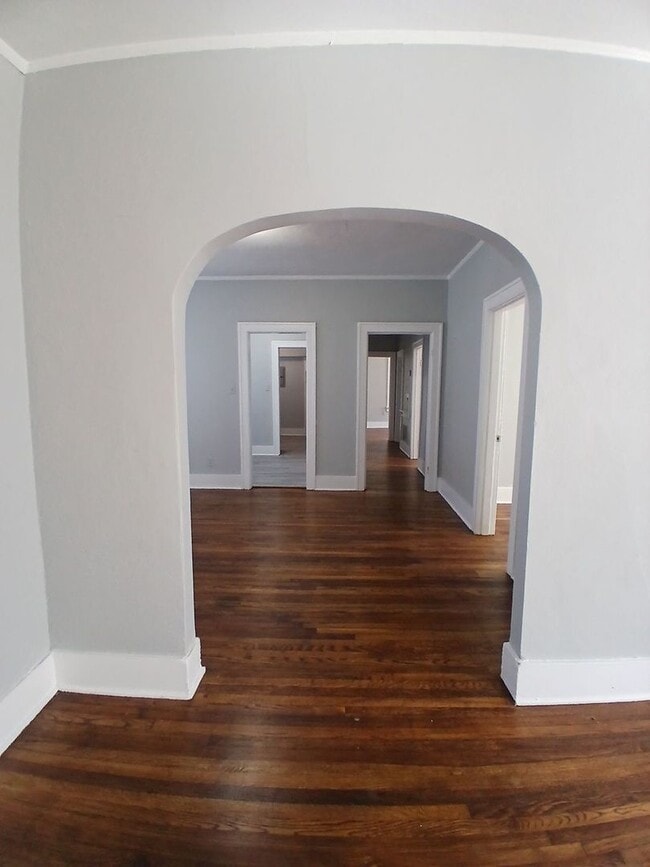 Building Photo - Welcome home to this thoughtfully renovated 3-bedroom, 1-bath - Open To Section 8