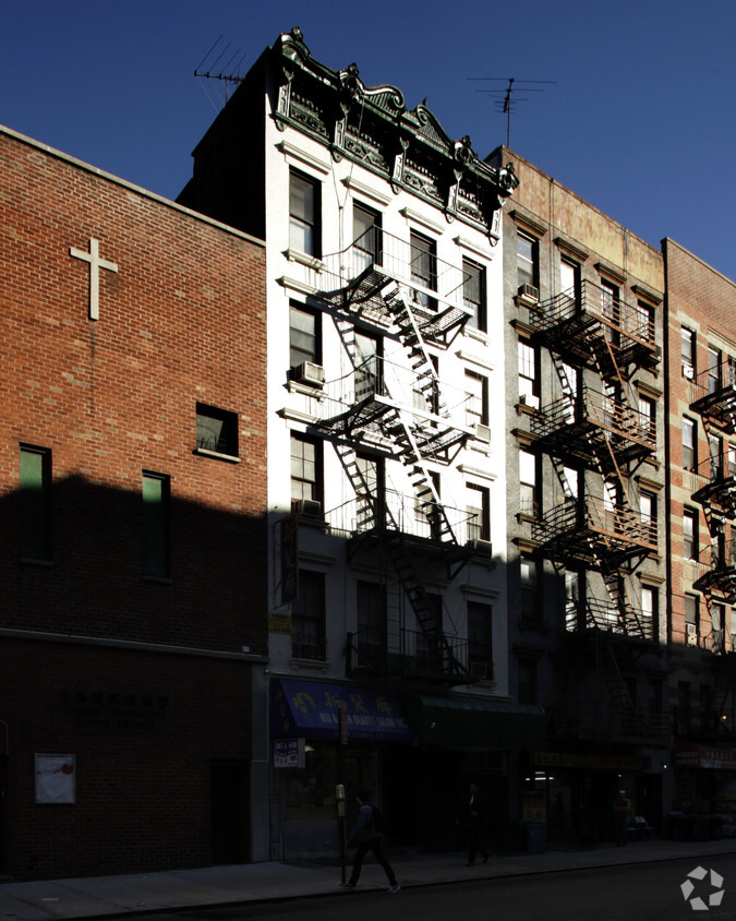 Primary Photo - 105 Madison St