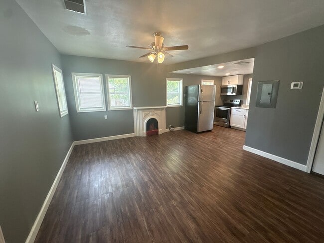 Foto del edificio - 408 3rd Ave NW
