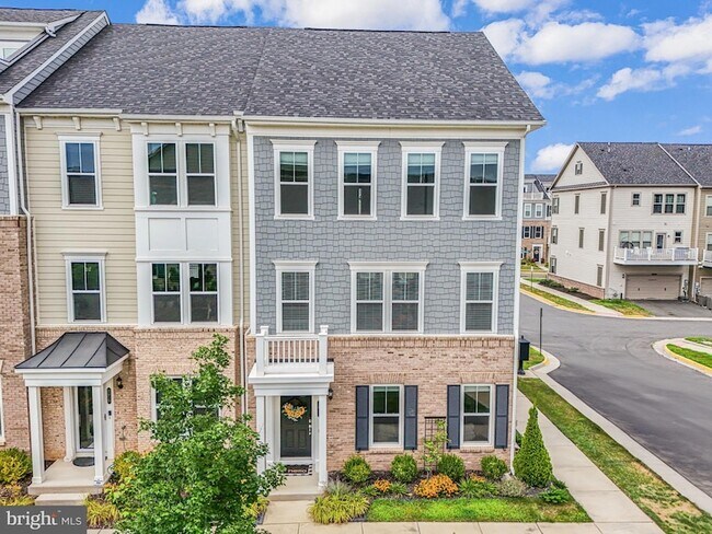Building Photo - 2017 Alder Ln