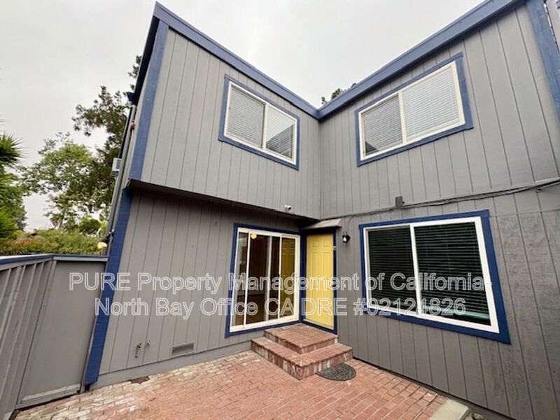 Foto principal - 900 Civic Center Dr
