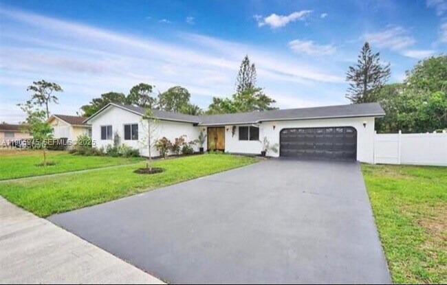 Foto del edificio - 17000 NW 18th Ave