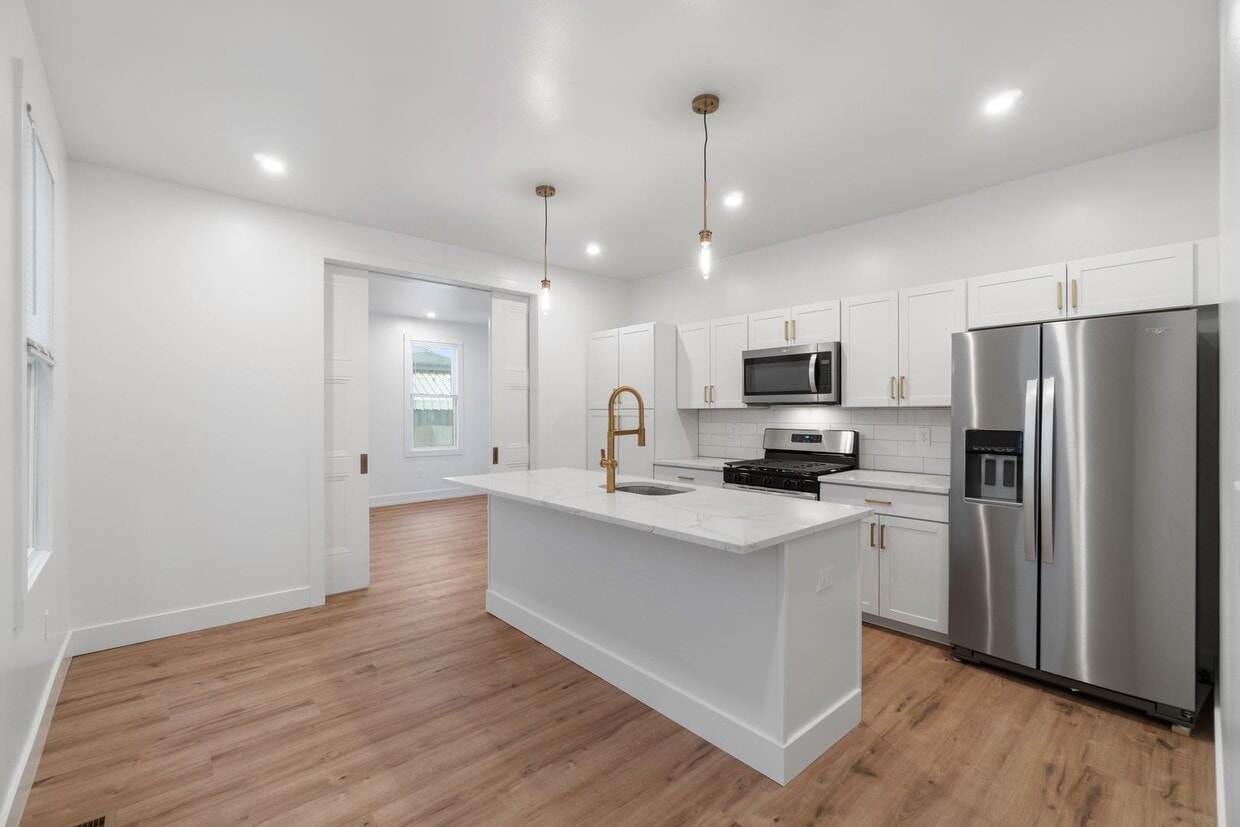 Primary Photo - Beautifully renovated 4 bed, 2.5 bath, loc...