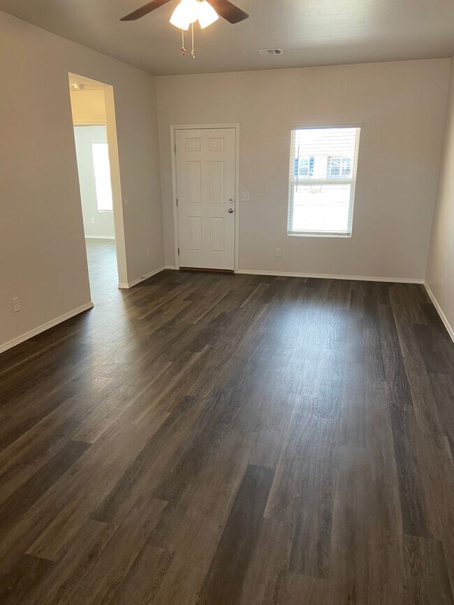 Building Photo - *New Year, New Home Special* Three Bedroom...