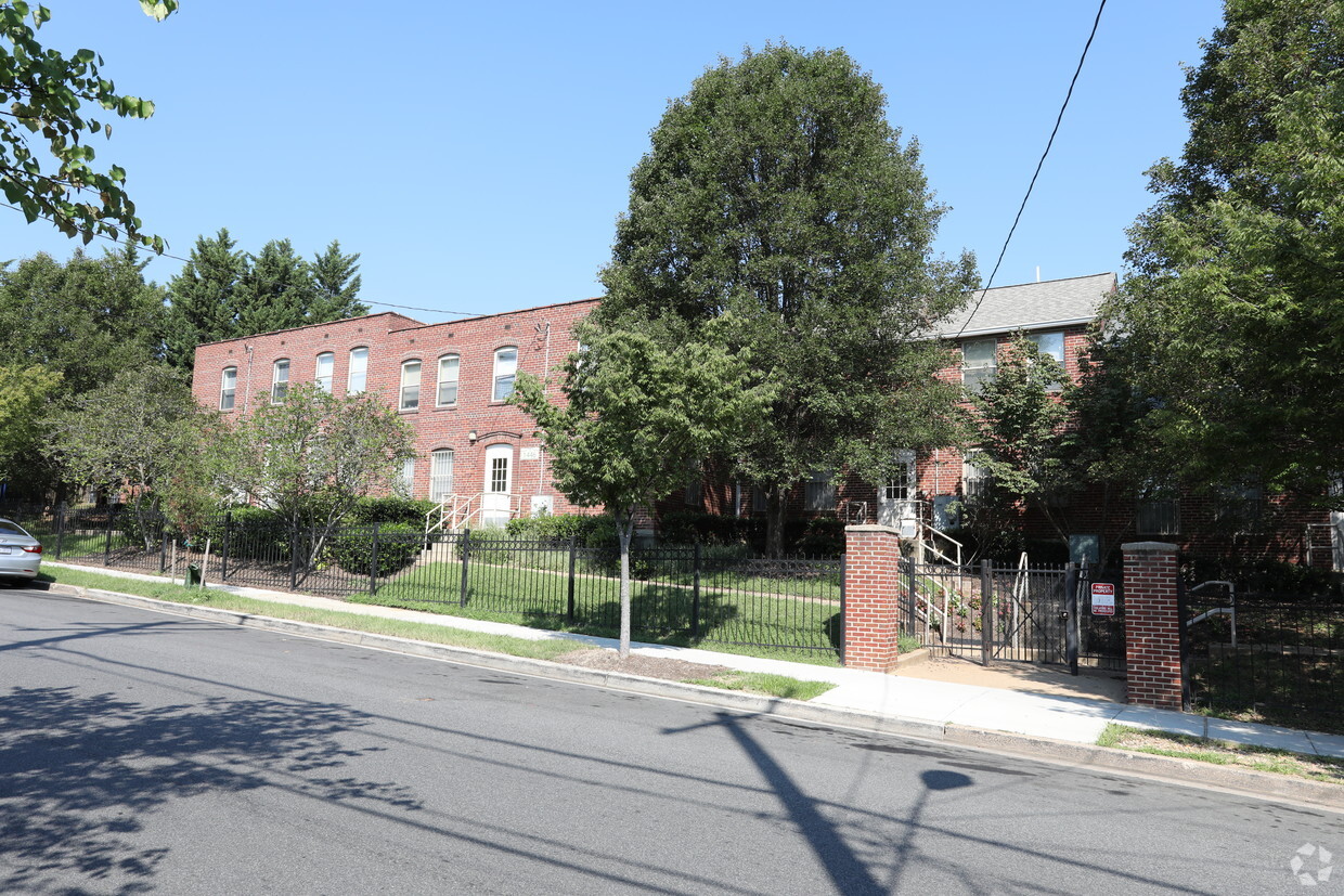Primary Photo - Tobias Henson Apartments