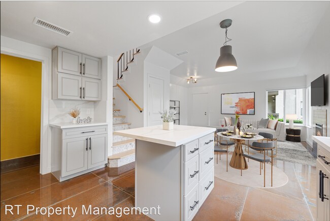 Building Photo - 2 br, 2.5 bath House - 22871 Hilton Head D...
