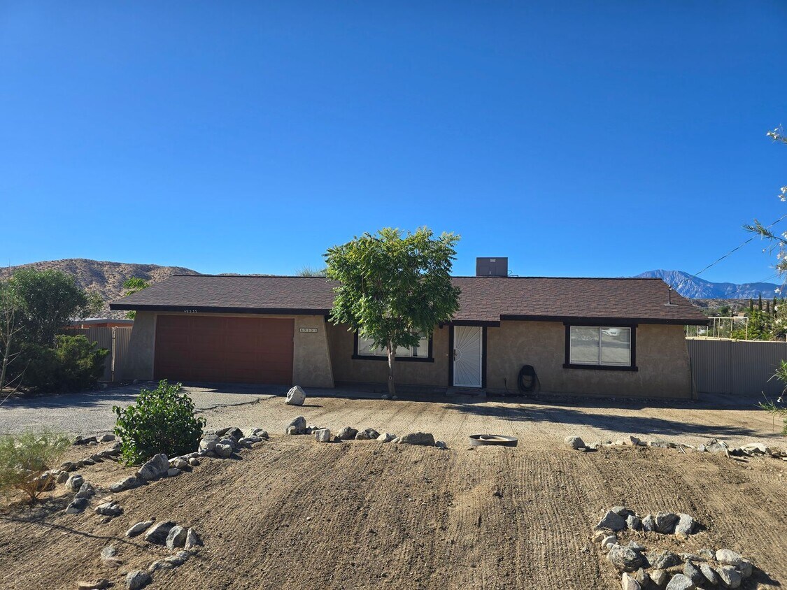 Foto principal - Remodeled Two Bedroom in Morongo Valley