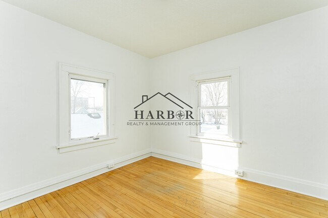 Foto del edificio - 917 N Broadway Ave