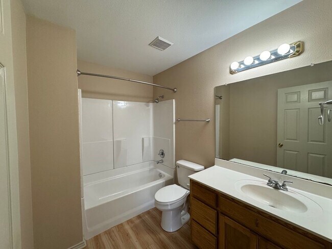 Building Photo - Available now in Bridle Ridge!