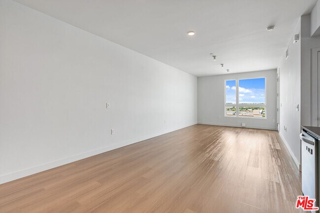 Foto del edificio - 10601 Washington Blvd