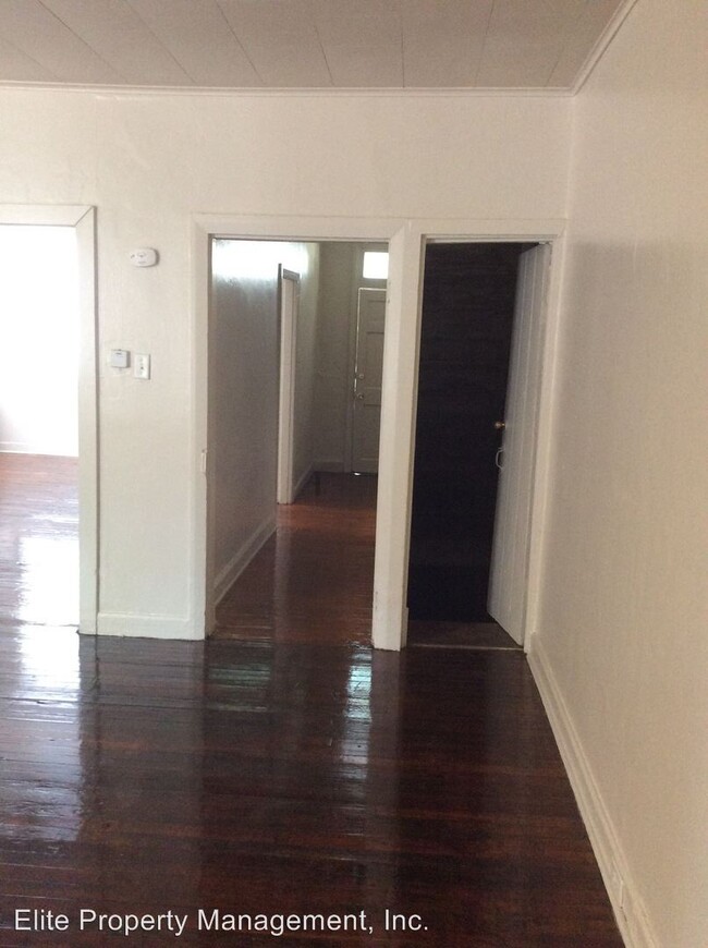 Building Photo - 3 br, 1 bath House - 130 E. College Ave.