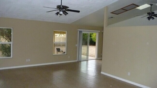 Building Photo - 608 S San Marcos Ct